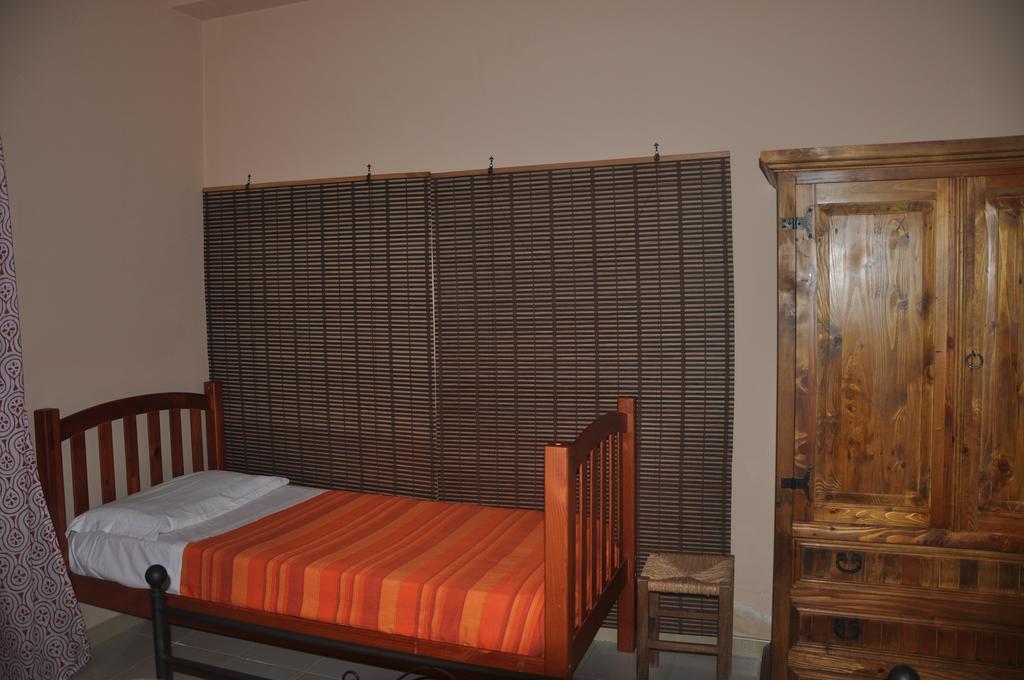 Bed and Breakfast Etna Torre Del Grifo Маскалуча Номер фото